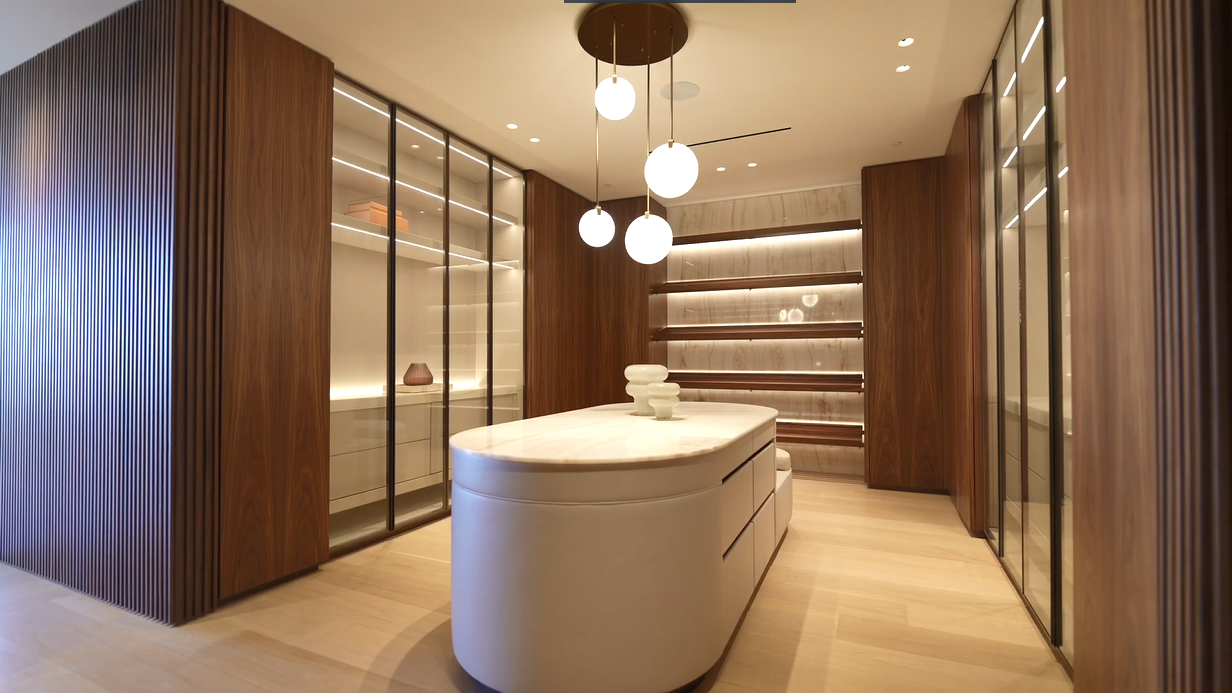 Walk-in Wardrobes for Luxury Villa